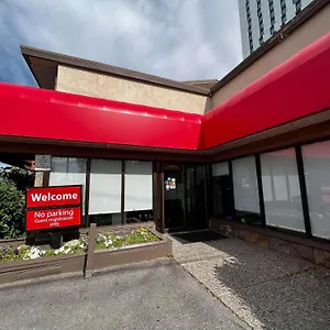 https://econo-lodge-motel-village.calgaryhotelsearch.com