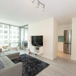 Chic 2-bedroom In Central Downtown With Stunning Water Views Vancouver