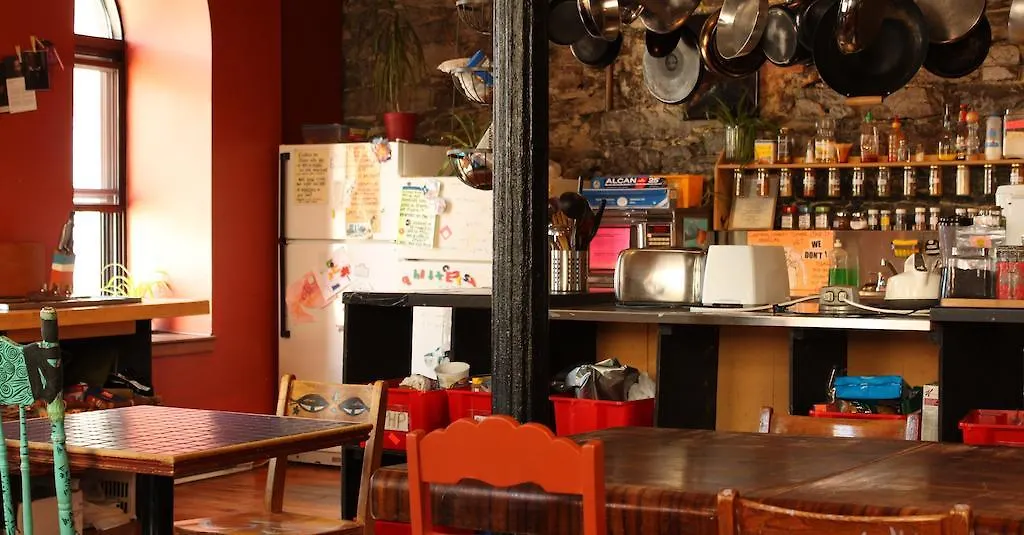 Hostel Auberge Alternative Montreal