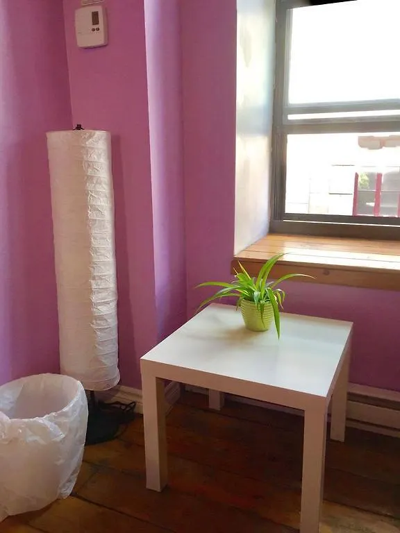 Auberge Alternative Montreal Hostel