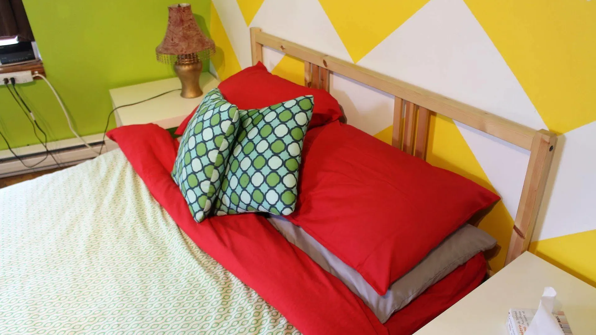 Auberge Alternative Montreal Hostel