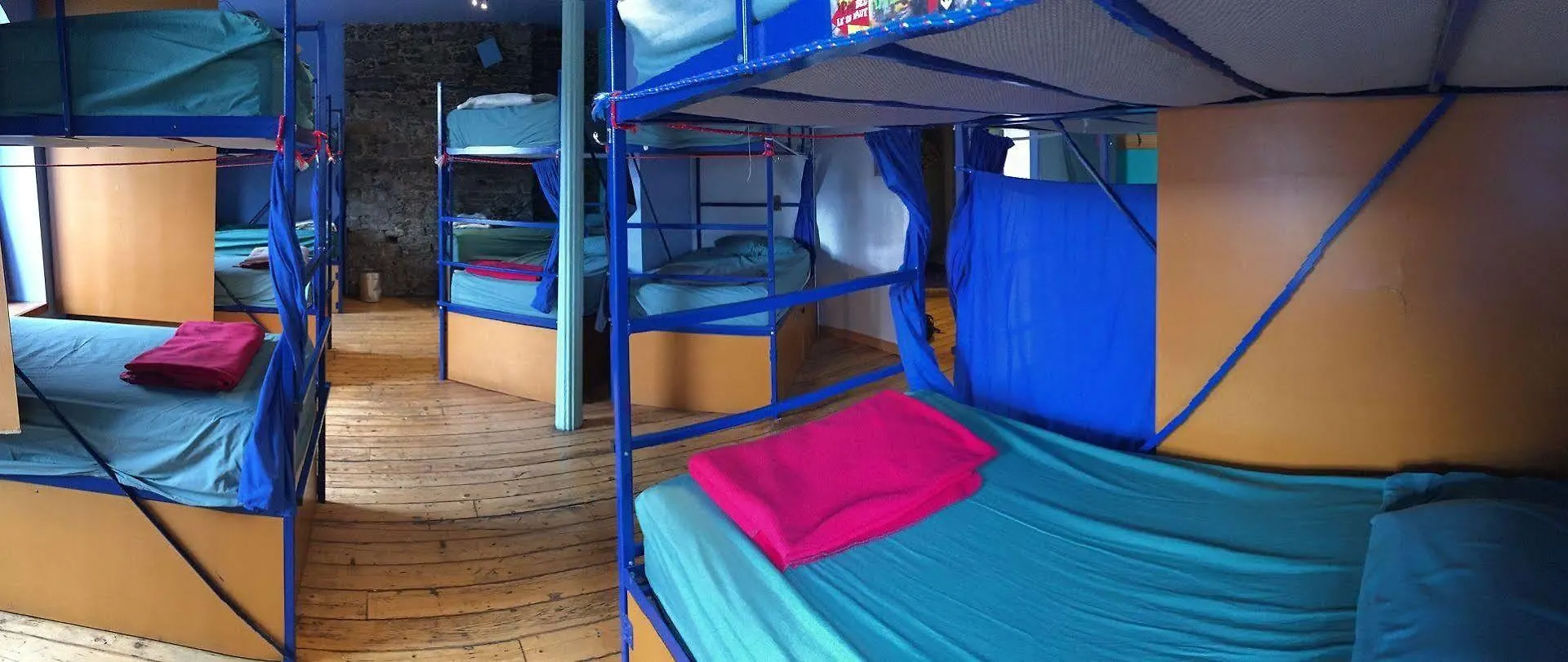 Auberge Alternative Montreal Hostel