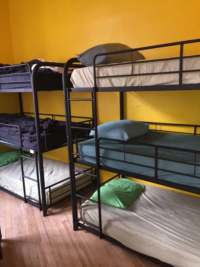 Hostel Auberge Alternative Montreal