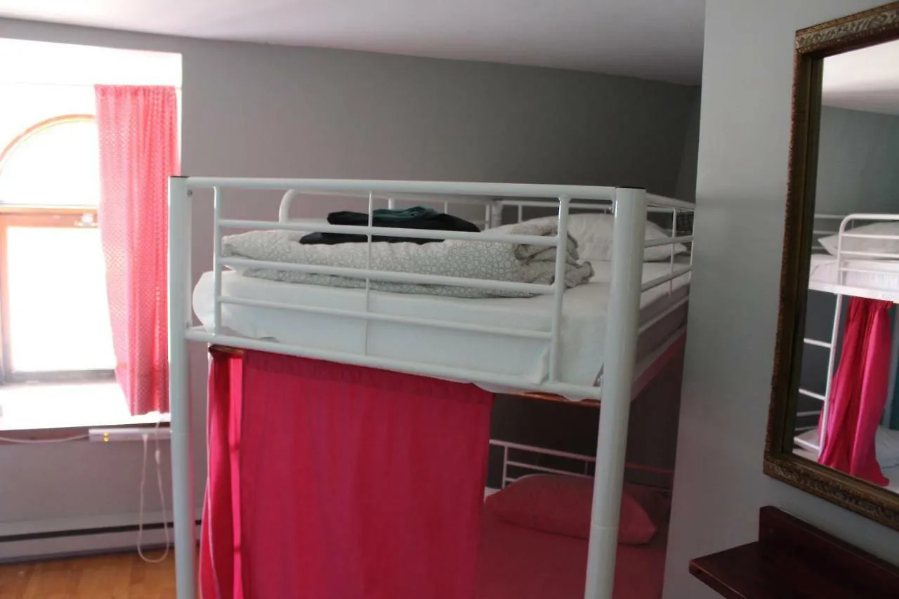 Hostel Auberge Alternative Montreal