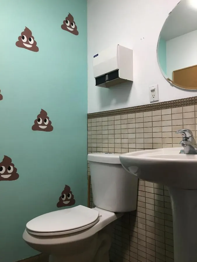 Auberge Alternative Montreal 0*,  Canada